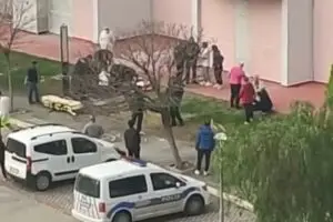 İzmir'in Karşıyaka il&ccedil;esinde, &Ouml;zbekistan uyruklu Mubınabonu B. (28), 10'uncu kattan
