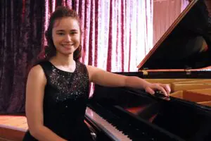 Yaşar &Uuml;niversitesi S&uuml;rekli Eğitim Merkezi (Y&Uuml;SEM) M&uuml;zik Akademisi Piyano B&ouml;l&uuml;m&uuml;