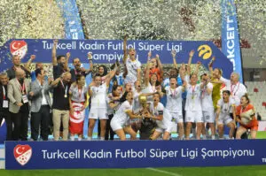 Ligde Ankara Büyükşehir Belediyesi Fomget G.S.K. ile Fenerbahçe arasında 2