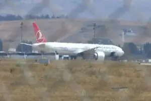 T&uuml;rk askerinin Afganistan'dan tahliyesi başladı. Pakistan'ın başkenti İslamabad'dan havalanan askerlerin