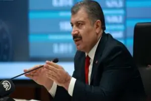 Sağlık Bakanı Fahrettin Koca, Twitter hesabından yaptığı a&ccedil;ıklamada bir &uuml;lkeye