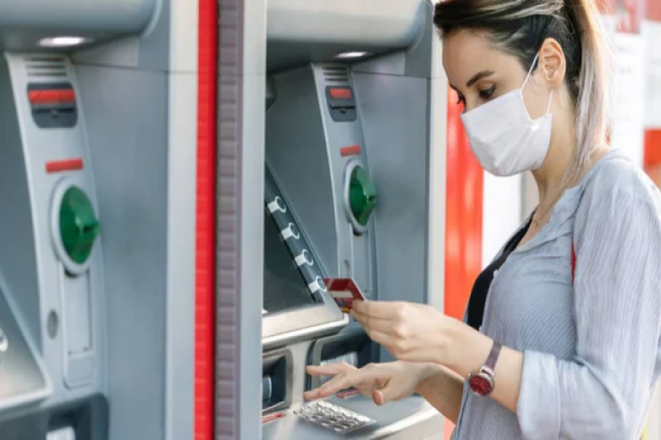 Bankacılık sekt&ouml;r&uuml;nde yeni bir d&ouml;nem başlıyor. Bankalar artık şubesiz olacak,