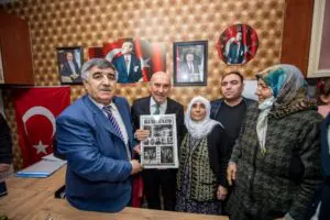 İzmir B&uuml;y&uuml;kşehir Belediye Başkanı Tun&ccedil; Soyer, Bayraklı Cengizhan Erzurumlular Derneği'ni