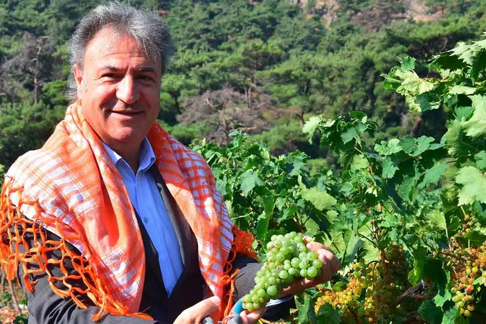 Bornova Belediyesi&rsquo;nin yerelde kalkınma &ccedil;alışmaları kapsamında Bornovalı tarımsal &uuml;reticilere verdiği
