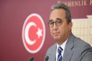 CHP Aydın Milletvekili B&uuml;lent Tezcan, baş&ouml;rt&uuml;s&uuml;ne y&ouml;nelik anayasa değişikliği teklifinin,