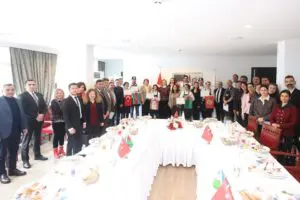 Dokuz Eyl&uuml;l &Uuml;niversitesi (DE&Uuml;), &ldquo;T&uuml;rk D&uuml;nyası Gastro Diplomasi&rdquo; etkinliğine ev