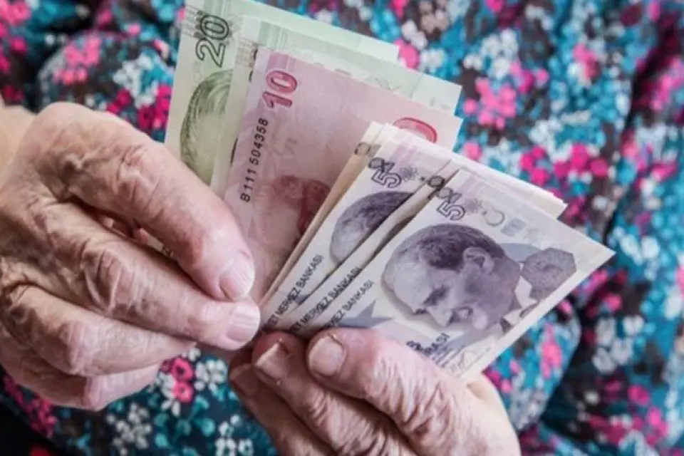 Emekli maaşlarıyla ilgili yeni d&uuml;zenlemeden yaklaşık 1 milyon 265 kişi