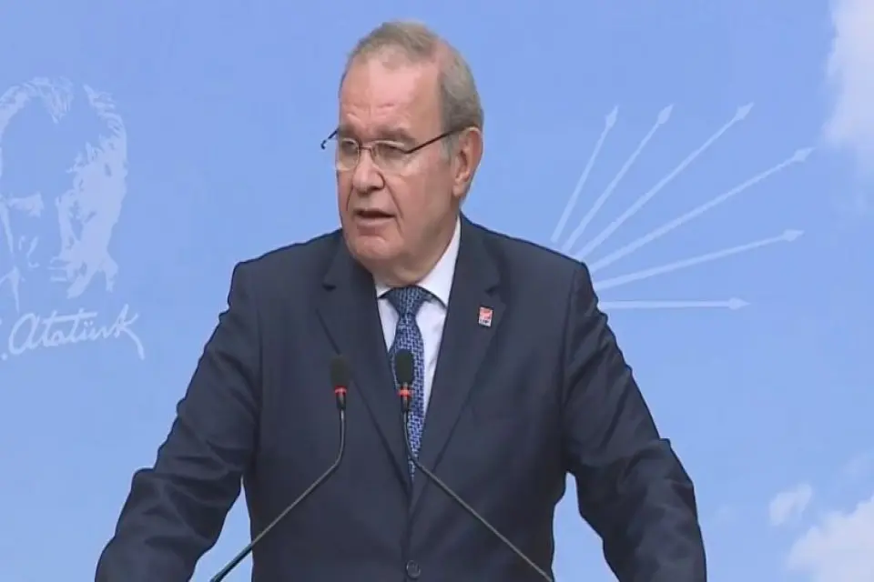 CHP Parti S&ouml;zc&uuml;s&uuml; Faik &Ouml;ztrak, basın toplantısı ger&ccedil;ekleştirdi. Cumhuriyet Halk