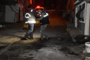 İzmir'in Konak il&ccedil;esinde, Erol S. (28) ve &Ouml;mer S. (54)