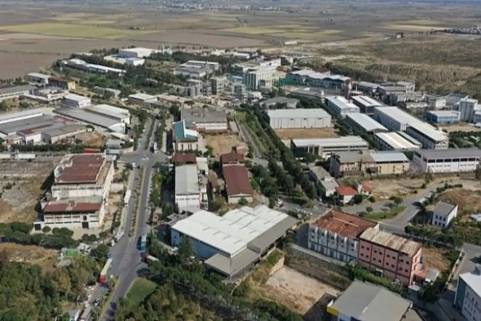 İzmir Serbest B&ouml;lgesi işlem hacminin 2022 yılında 1 milyar doları
