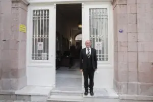 30 Ekim&rsquo;deki depremde hasar g&ouml;ren İzmir B&uuml;y&uuml;kşehir Belediyesi ana hizmet