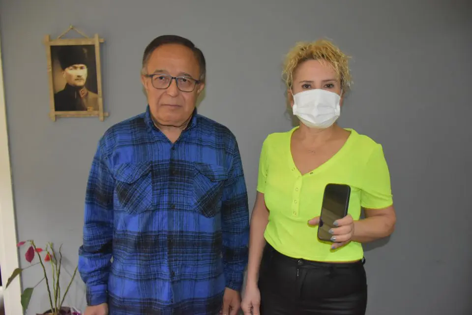 İzmir'in Bayraklı il&ccedil;esinde iş&ccedil;i emeklisi Hanife Kandak'ın (45) mobil banka