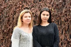 İzmir'in Konak il&ccedil;esinde, sokağa &ccedil;ıkma kısıtlamasında yan binadaki komşuları Sevda