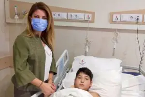 İzmir'de, d&uuml;nyada her 25 bin bebekten birinde g&ouml;r&uuml;len &lsquo;Goldenhar Sendromu&rsquo;