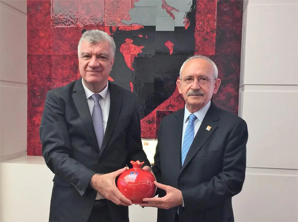 Cumhurbaşkanı ikinci tur oylamasında CHP Genel Başkanı ve Cumhurbaşkanı Adayı