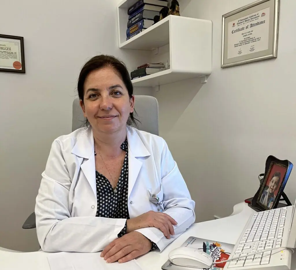 Nöroloji Uzmanı Dr. Alper: 'MS hastalığında erken tanı, hastalığın hasarını azaltıyor'