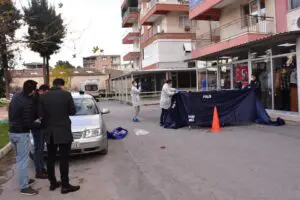 İzmir'in &Ccedil;iğli il&ccedil;esinde psikolojik sorunları olduğu ileri s&uuml;r&uuml;len G&uuml;ney Karag&ouml;z