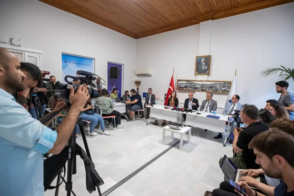 Başkan Soyer'den Balçova Arsa Mağdurları'na müjde