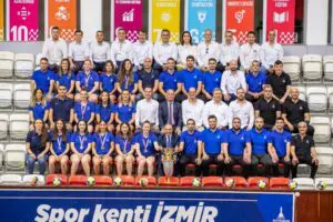 İzmir B&uuml;y&uuml;kşehir Belediye Başkanı Soyer, İzmir&rsquo;e hentbol erkekler kategorisinde ilk