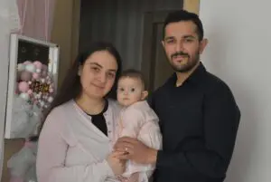 İzmir’de 10 ay önce dünyaya gelen Pera Başkes’e, doğduktan 9