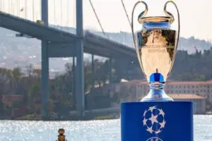 UEFA, Şampiyonlar Ligi finalinin İstanbul’dan alınacağı iddialarını yalanladı. Yapılan açıklamada,