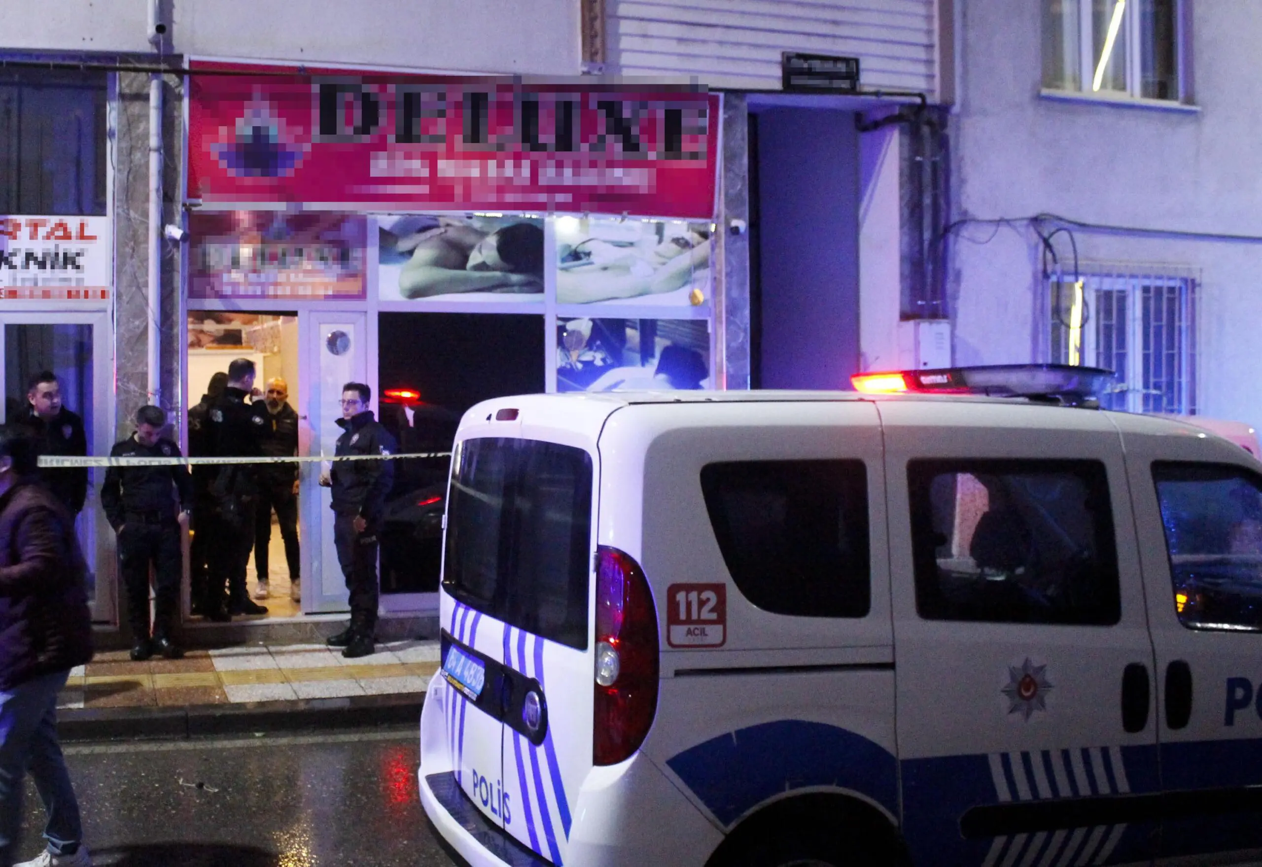 Uşak’ta bir masaj salonuna müşteri olarak gelen N.Ö. (39) çıkan