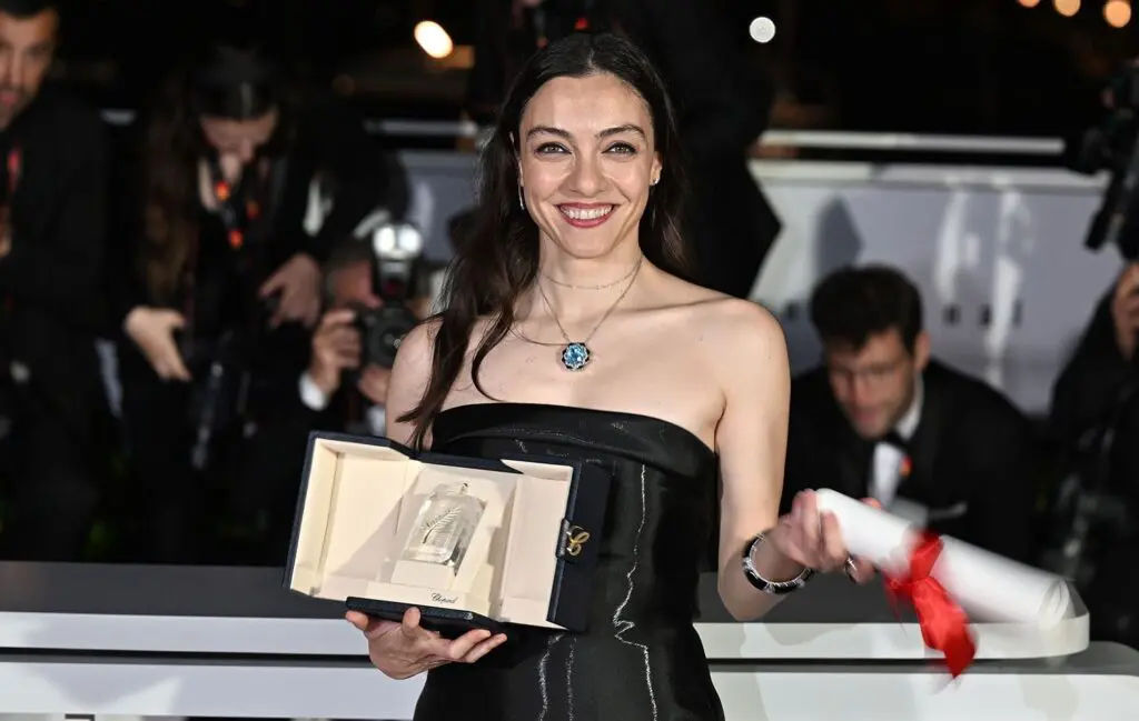 Merve Dizdar eleştirilere yanıt verdi: 'Hiç öyle bir derdim yok'