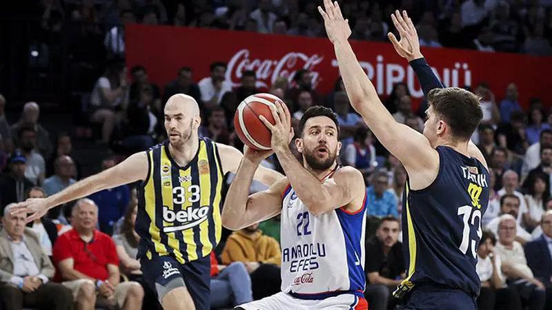 Türkiye Sigorta Basketbol Süper Ligi play-off yarı final serisi dördüncü