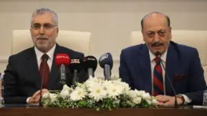 Çalışma Bakanlığı’nda devir teslim töreni gerçekleşti. Yeni Bakan Vedat Işıkhan,