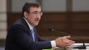 Cumhurbaşkanı Yardımcısı Yılmaz, geçen yıl maaşlar ve asgari ücret konusunda