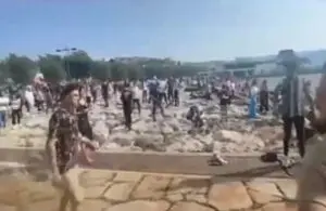 İzmir’in güzel yerlerinden biri olan Konak meydanı tanınmaz bir hâle
