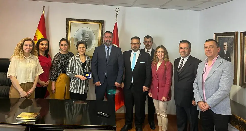 İzmirli tıbbi cihaz ve malzeme firmaları Paris ve Madrid pazarlarını inceledi