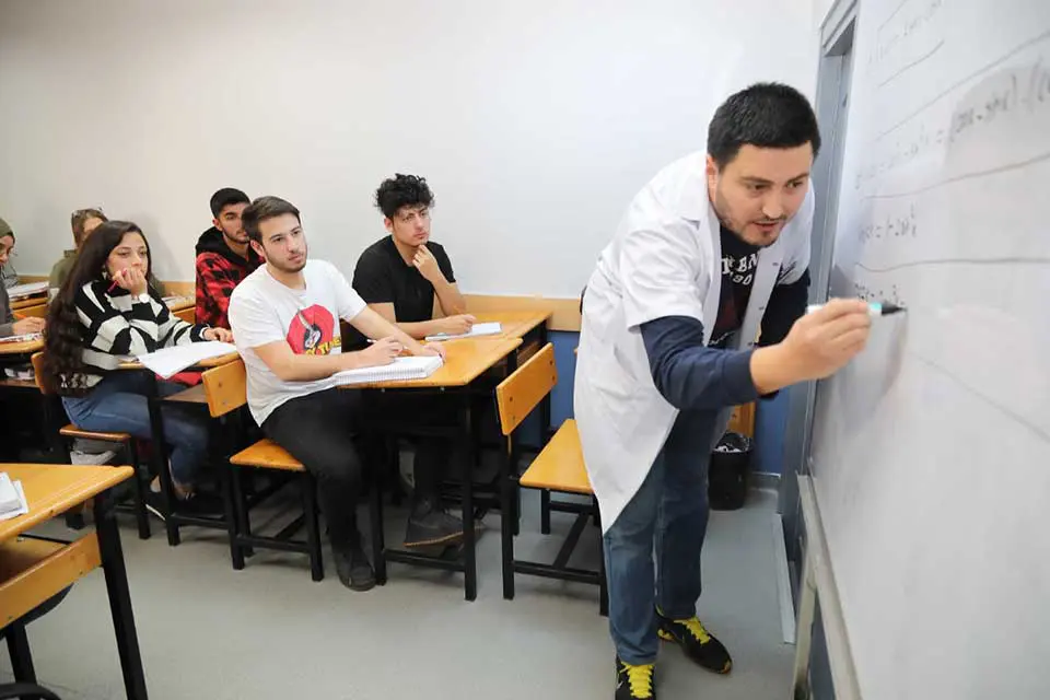 Bayraklı Belediyesi'nden YKS’de tercih desteği 1 yks