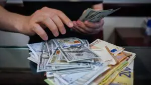 Döviz tevdiat ve katılma hesaplarında bulunan yabancı paraları Türk Lirası'na