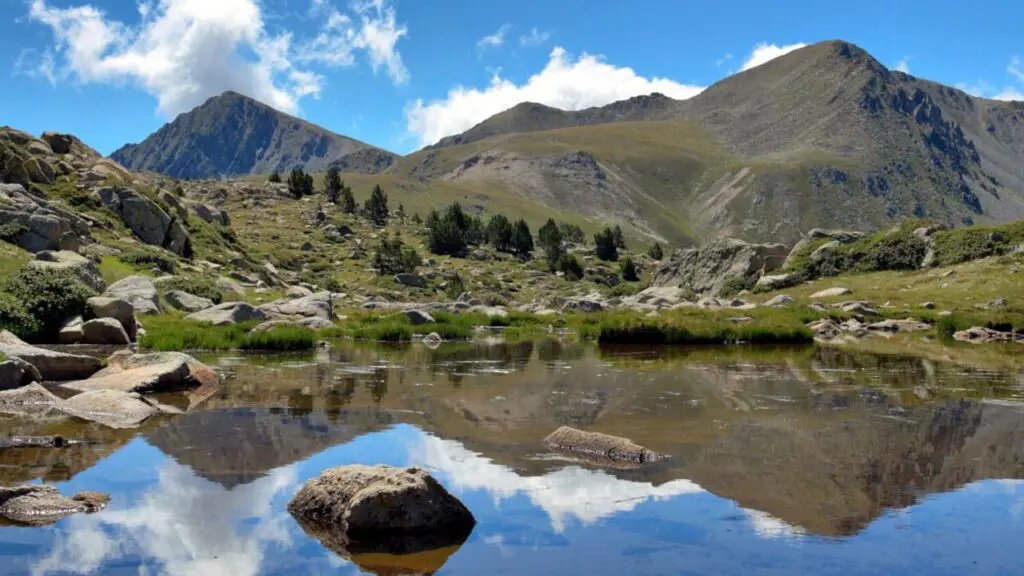 Gizemli Yönetim: Dünyada Tek! Andorra'nın Eşsiz Siyasi Modeli