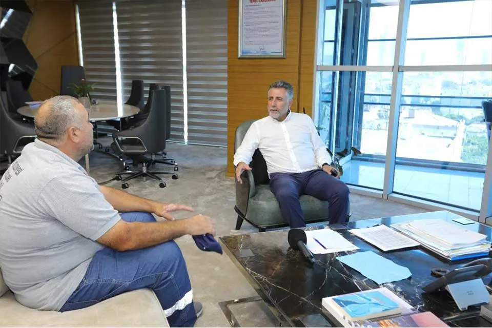 Bayraklı belediye işçisinden örnek davranış... “İnsanlık ölmemiş” dedirtti 2 Bayraklı belediye işçisinden örnek davranış... “İnsanlık ölmemiş” dedirtti