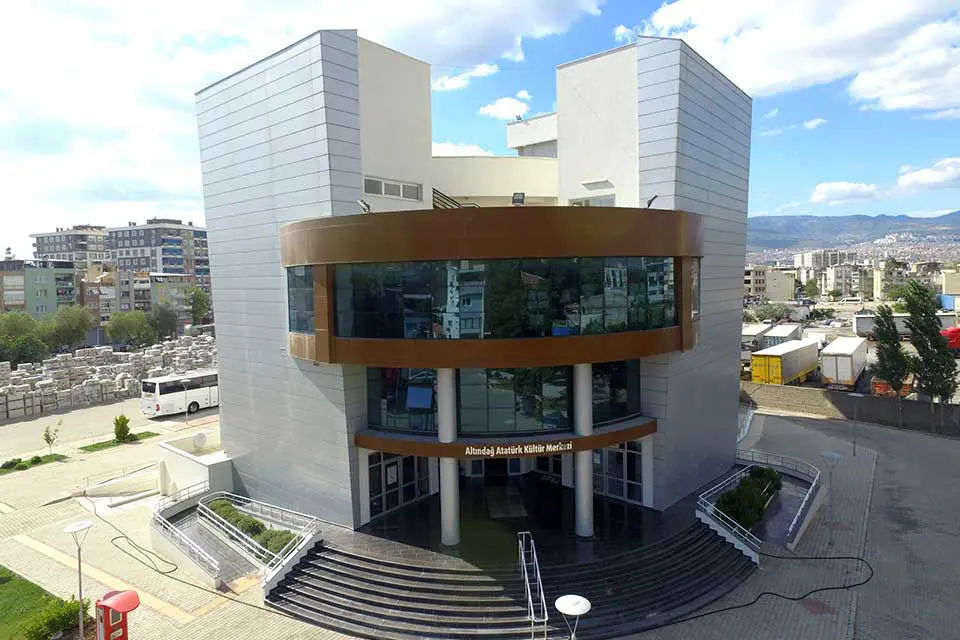 Bornova 2023’te de STK’ların evi oldu 1 Bornova 2023’te de STK’ların evi oldu
