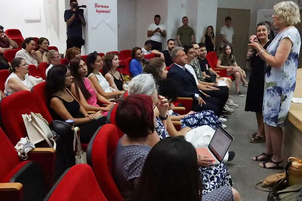 Bornova Belediyesi Altındağ Atatürk Kültür Merkezi Sivil Toplum Kuruluşları Yerleşkesi