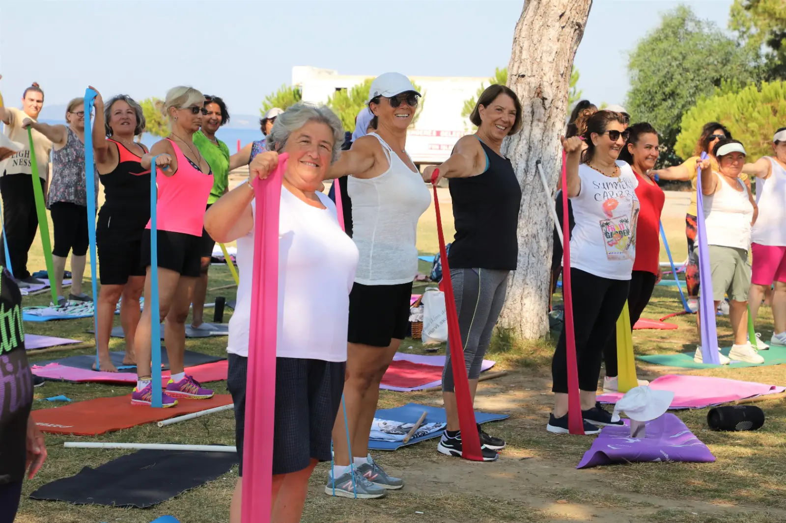Menderes'te pilates kursları tam gaz devam ediyor. Kadınların büyük ilgi