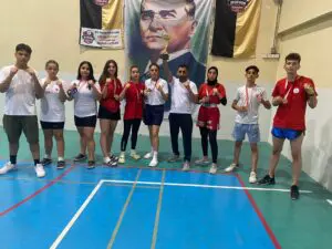 Bayraklı’nın gururu olan gençler 3 altın, 3 gümüş bir de