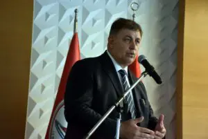 İzmir’de Karşıyaka Belediyesi’nde düzenlenen Karşıyaka Kentsel Gıda Stratejisi Belgesi Lansmanı’nda
