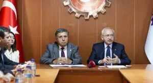 Kılıçdaroğlu, TÜMEMEKDER’i ziyaret edip, emeklilerle bir araya geldi. Kılıçdaroğlu’na genel