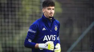 Fenerbahçe formasından ayrılan Altay Bayındır, veda ettiği takımından sonra yeni