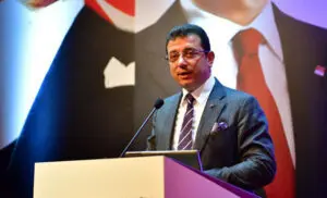 İmamoğlu, önceki eski CHP genel başkanları Altan Öymen ve Hikmet
