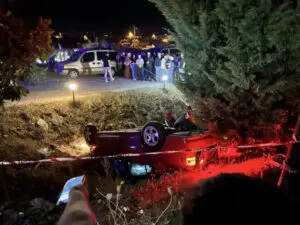 Kaza, saat 23.15 sıralırnda Akhisar Devlet Karayolundaki bir alışveriş merkezi