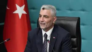 Ticaret Bakanı Ömer Bolat, serbest bölgelerin, yabancı yatırımların ülkeye çekilmesi