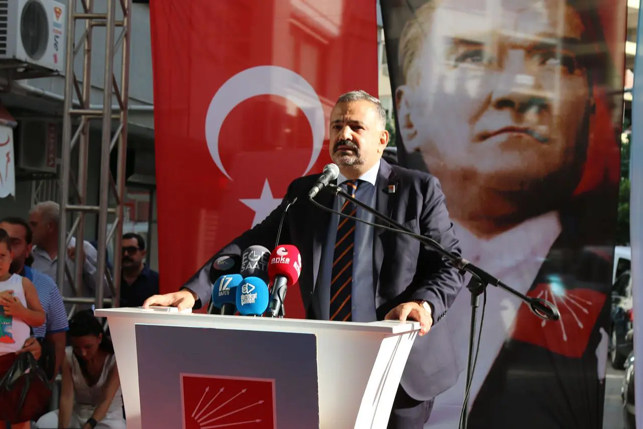 Cumhuriyet Halk Partisi İzmir İl Başkanı Şenol Aslanoğlu yayınladığı mesajla,