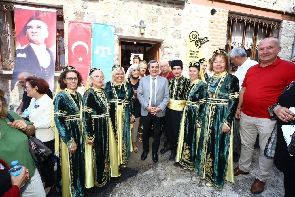 İzmir Kırım Türkleri ‘Evlerine’ kavuştu 2 İzmir Kırım Türkleri ‘Evlerine’ kavuştu