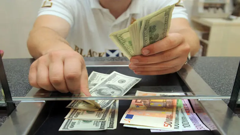 Döviz kuru yeni aya nasıl başladı? Dolar ve euro ne kadar oldu? İşte detaylar... 4 dolar