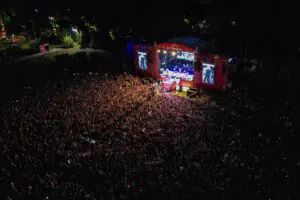 92. İzmir Enternasyonal Fuarı Çim Konserlerinin son gecesinde Haluk Levent